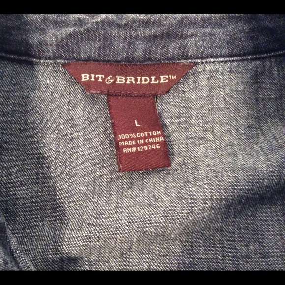 Denim Western shirt Bit & Bridle Button down Women’s Size Large - Picture 6 of 7